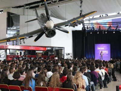 Le hall du Mémorial de Caen avait une tout autre allure qu'à l'accoutumée.