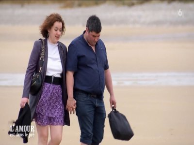 C'est sur la plage de Saint-Laurent-sur-Mer, près de Bayeux, que Valentin et Flavie avaient échangé leurs premiers baisers. - M6: l'amour est dans le pré