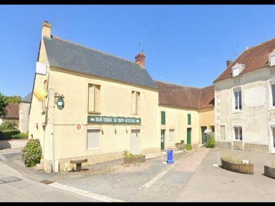 "Chez Jeannot" ou "Le Café de la Place" : ces noms qui fleurent bon les souvenirs d'enfance pourraient bientôt renaître dans votre commune ! - Google maps Orne