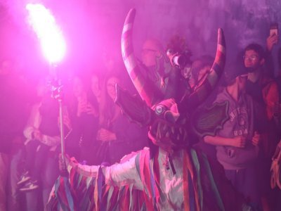 Au château, la fête continue. 