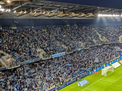 Le kop a plusieurs fois entonné l'hymne du HAC.