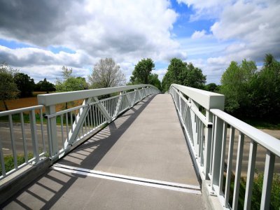 La passerelle surplombe la RD 900. - David DAGUIER-CD50