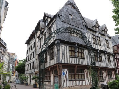 Le musée national de l'Education a été créé en 1879 par Jules Ferry à Rouen. Avec près d'un million d'objets et de documents, le musée normand possède la plus grande collection de patrimoine éducatif en Europe. 