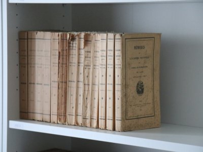 Depuis 1811 l'Académie publie ses Mémoires chaque année.