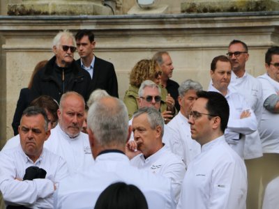 Valentin Vabre (à droite) et Philippe Hardy ont porté le cercueil de leur ami. - Tendance Ouest