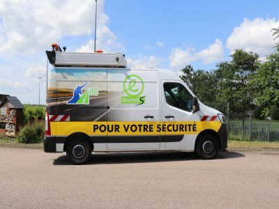 Les patrouilleurs sillonnent le tracé de l'A88 à bord d'un fourgon comme celui-ci. - Tendance Ouest