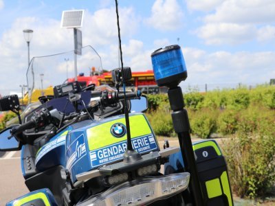 Chaque jour, gendarmes, pompiers, patrouilleurs et agents de maintenance travaillent ensemble pour assurer la sécurité des usagers de l'A88. - Tendance Ouest