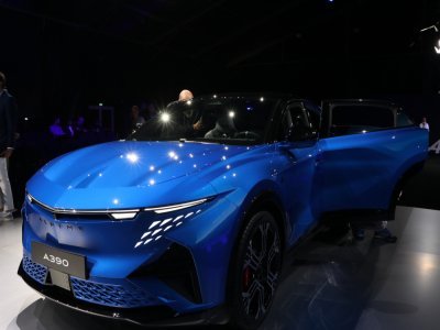 L'A390 arbore des signatures lumineuses originales à l'avant.  - Tendance Ouest