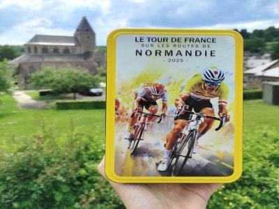 La biscuiterie de l'Abbaye a créé une boîte spécialement conçue pour le passage du Tour de France à Lonlay-l'Abbaye. - Biscuiterie de l'Abbaye