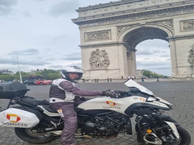 Désormais, Bruno Thibout pilote une moto sur le Tour de France. Il sera donc avec le peloton, à Rouen, le 8 juillet.