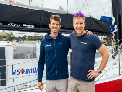 L'ultra-traileur pourra compter sur l'expérience de Conrad Colman (à droite), 21e du dernier Vendée Globe. - Georgia Schofield