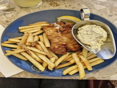 Le fish and chips avec sa sauce. - Elvire Alix