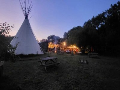 La soirée jeux de société et accrobranche du parc Accrofury aura lieu dans une ambiance magique, au milieu des arbres. - Parc Accrofury