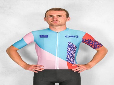 Le maillot cycliste dédié au Millénaire de Caen. Il est désormais disponible aussi en taille femme. - Chasse-Patate