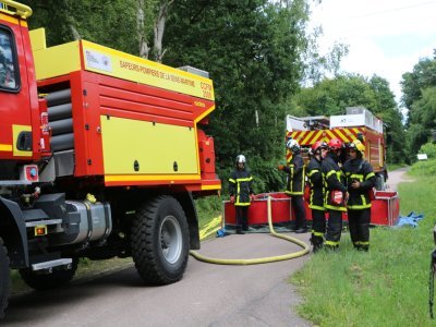 En cas de feu de forêt, les pompiers de Seine-Maritime sont prêts à intervenir avec leurs camions-citernes spécifiques aux feux de forêts. - Justine Carrère