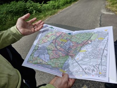 Pour aider les pompiers, les agents de l'ONF disposent de cartes permettent de reconnaître les zones de sensibilité locale de la végétation classées entre "faible" et "très forte". - Justine Carrère