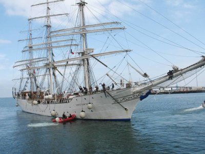 Le Christian Radich est l'une des deux belles coques norvégiennes qui participent aux Grandes Voiles.