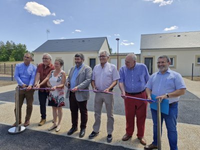 Les élus ont inauguré quatre nouveaux logements et la future boulangerie.