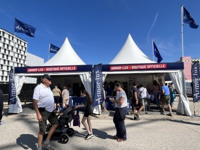 De nombreuses grandes marques sont présentes sur le village des Grandes voiles. 
