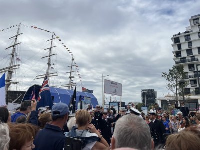 L'équipage du voilier britannique, TS Royalist. - Maëlys Blondel