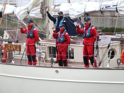 L'au revoir des marins de l'Urania. - Célia Caradec