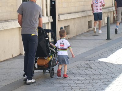 Un jeune Tadej Pogačar se promène dans les rues de Caen !