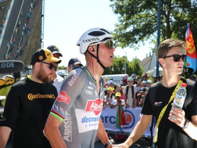 Pour un rien, Mathieu van der Poel reprend son maillot jaune avec une seconde d'avance sur Tadej Pogacar.
