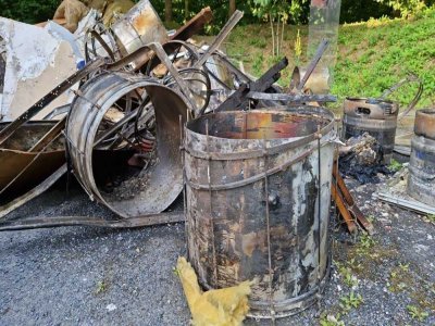 Un incendie a fait de gros dégâts dans les ateliers Art Plume, dans la nuit du dimanche 13 au lundi 14 juillet à Saint-Lô. - Tendance Ouest