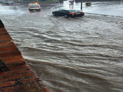 Les images des inondations en ville sont impressionnantes. - Christelle Lambard