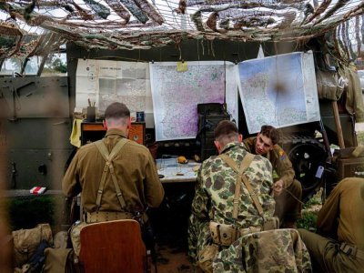 Une centaine de reconstitueurs présents. - Normandy Victory Muséum