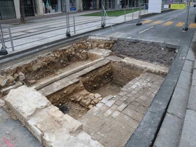 Le palais épiscopal, que vous pouvez visualiser en vous promenant le long des voies du tramway sur l'avenue du Six Juin à Caen.