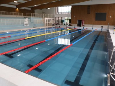 Le bassin sportif de 25m de long est homologué pour recevoir des compétitions de niveau régional.