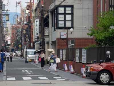Après la ferveur de Tokyo, voici la quiétude de Kyoto, ancienne capitale impériale du Japon. - Célia Caradec
