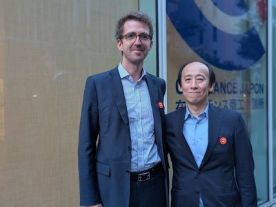 Alexis Gosset, du groupe Pochet, et Horonari Idei, président de Koa Glass, ont célébré au Japon la collaboration de leurs verreries familiales. - Célia Caradec