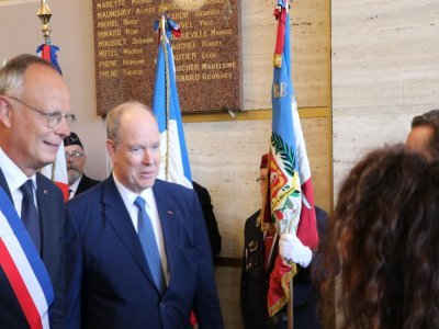 Le prince Albert II de Monaco a participé à la cérémonie en mémoire des employés municipaux victimes des bombardements de septembre 1944. - Gilles Anthoine