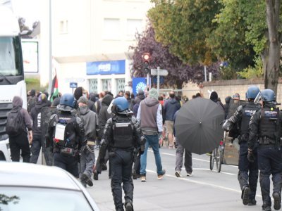 Les manifestants ont été repoussés par les forces de l'ordre. - Lilian Fermin