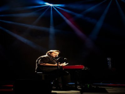 Le Belge Noé Preszow a chanté ses plus belles chansons au Tendance Session 2025 à Cherbourg. - Justine Carrère