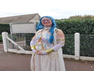 Une des nombreuses sirènes du festival. Les chapeaux en forme de méduse étaient très en vogue.