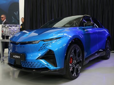 L'Alpine A390 sera bientôt commercialisée. Deux versions seront créées.  - Justine Carrère