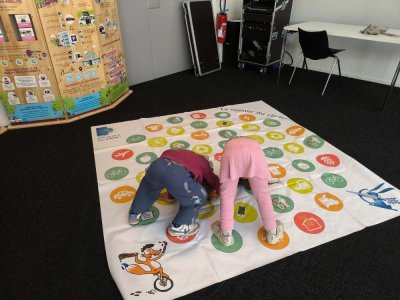 Cet atelier est organisé par l'association Effet de Serre Toi-Même pour sensibiliser les enfants mais aussi les parents sur le thème de la transition écologique au Pavillon des Transitions à Rouen. - Margaux Fresnais