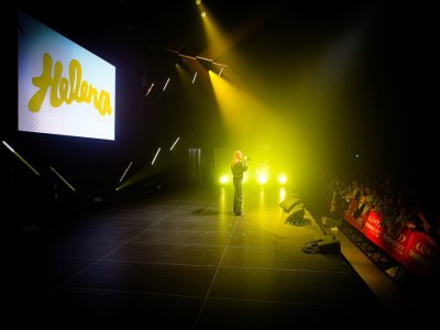 Lumineuse Héléna, dont le charisme a ensorcelé la salle havraise.  - Tendance Ouest
