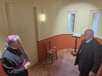 Une salle pour la prière a été pensée dans le centre diocésain.