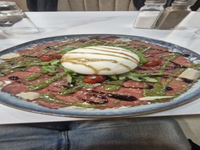 Carpaccio de bœuf et burrata.