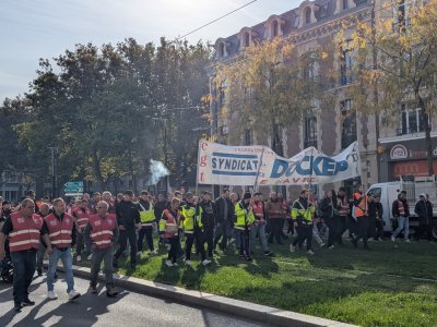 Les dockers, qui n'avaient pas officiellement appelé à la mobilisation les 10 et 18 septembre, sont venus garnir les rangs de la manifestation havraise. - Célia Caradec