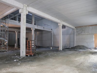 Dans ce bâtiment de 3 500m2, une nouvelle ligne de production de sprays à l'eau de mer verra le jour. Aujourd'hui, la capacité de production est environ de 7 à 8 millions d'unités par an. La volonté est de tripler le chiffre.