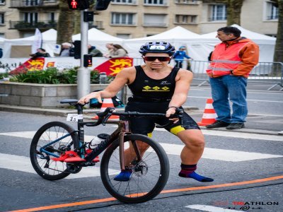 Manon Sicot s'attaque au triathlon du Mont-Saint-Michel dans sa formule la plus difficile.
Pour y arriver, elle va boire toutes les 15 minutes, et avaler 80g de glucides par heure. - Jérôme Bachet