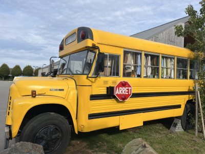 L'ancien propriétaire de ce school bus avait importé de la peinture jaune des Etats-Unis pour lui donner une seconde jeunesse.