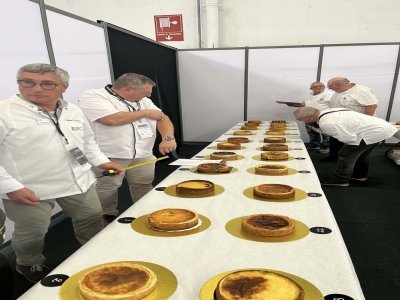Ils étaient nombreux à participer au concours pour se voir élire meilleur flan de Normandie. - Groupement des boulangers de la manche et de l'orne