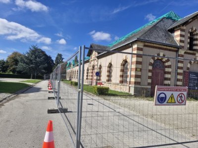 Les écuries ravagées par l'incendie de l'été 2019.