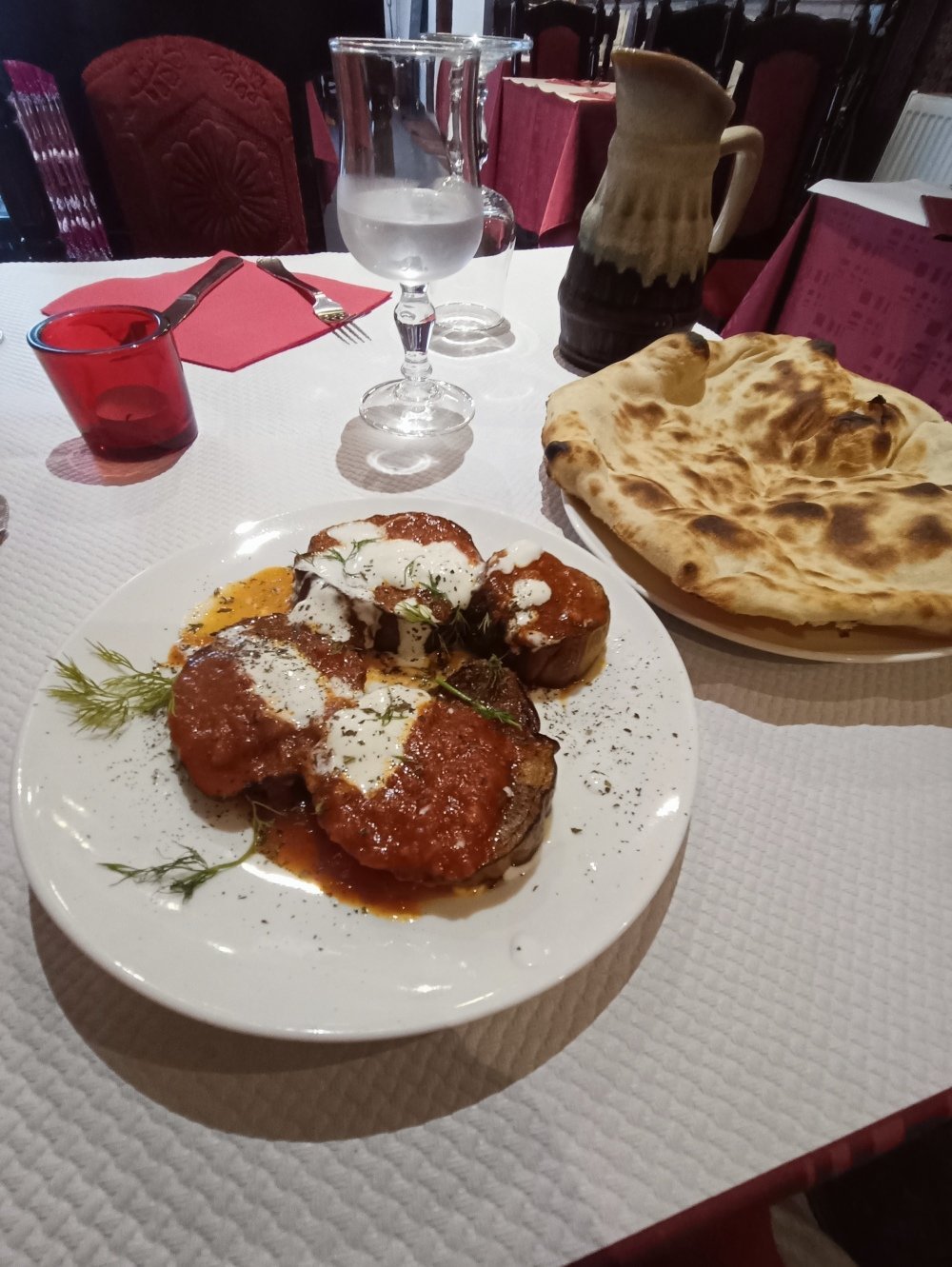 Borani : aubergines à la sauce tomate épicée.